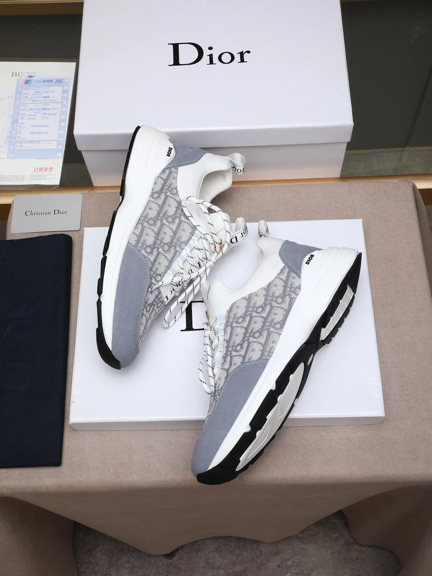 Men's shoes 💰440 💰Dior [Dior] 😘😘High-end series of casual men's shoes, simple and elegant👍👍👍The upper is made of first-layer genuine leather spliced ​​with Dior's special material [sun][sun]; imported first-layer sheepskin lining; special outsole, wear-resistant, lightweight, the overall design is harmonious and unified without lacking personality 👣🌟✨You deserve it! 3 colors😍Sizes 38~44. (45 custom-made) The picture above is a big seller🔥🔥🔥